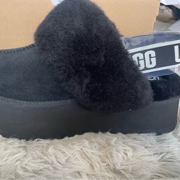 Ugg Funkette Slippers - Picture 4 of 4